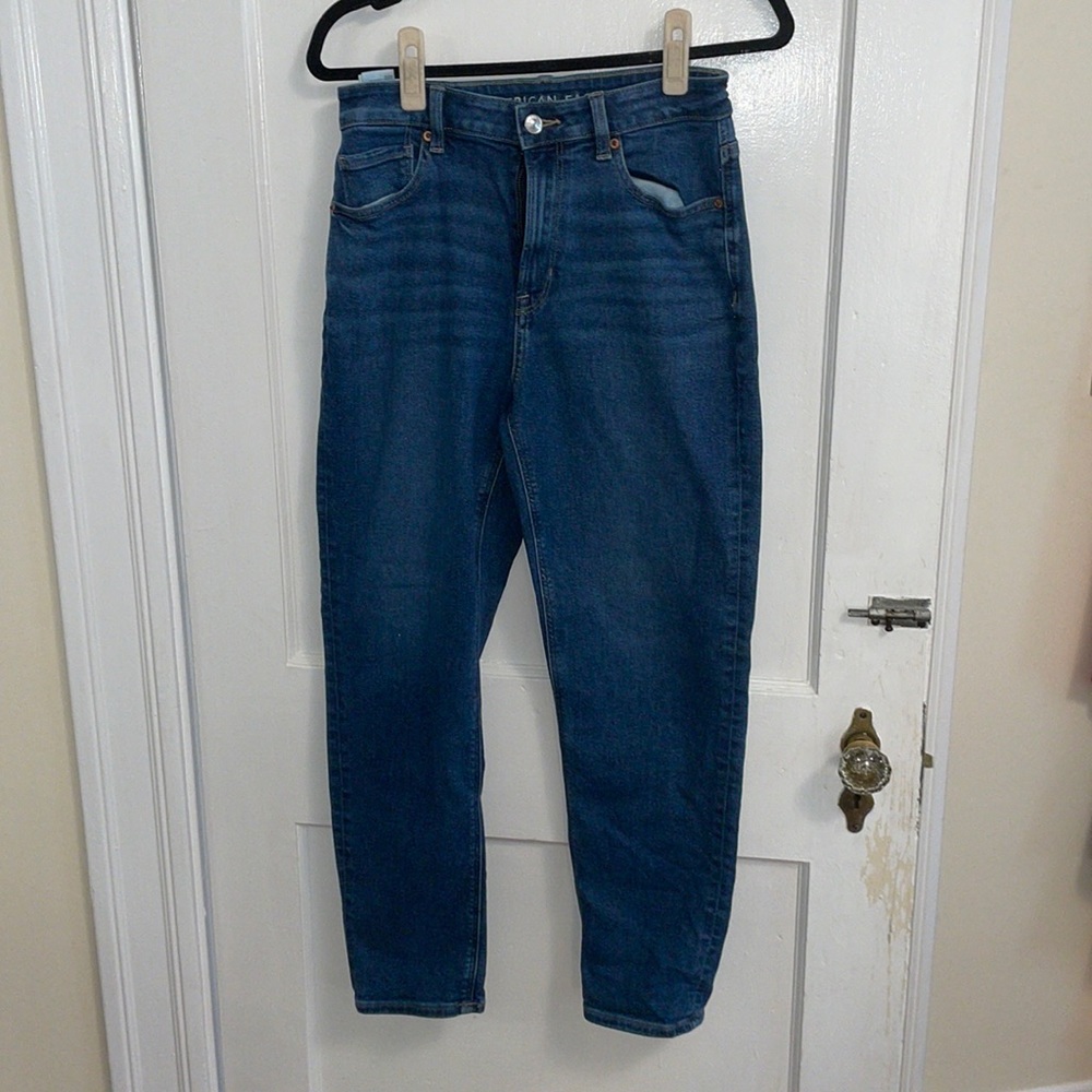 EUC - worn once AEO mom jeans